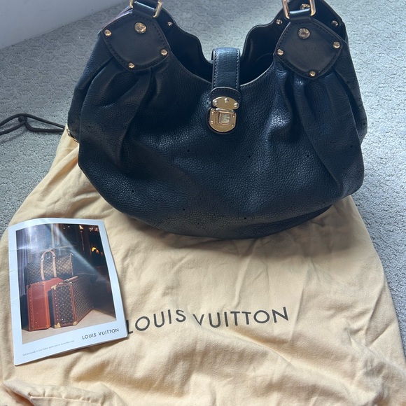Louis Vuitton Mahina L handbag - Picture 3 of 8